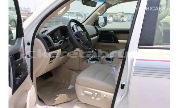 Buy Import Toyota Land Cruiser White Car in Import - Dubai in Belait Buy Import Toyota Land Cruiser White Car in Import - Dubai in Belait