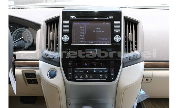 Buy Import Toyota Land Cruiser White Car in Import - Dubai in Belait Buy Import Toyota Land Cruiser White Car in Import - Dubai in Belait