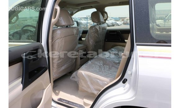 Buy Import Toyota Land Cruiser White Car in Import - Dubai in Belait Buy Import Toyota Land Cruiser White Car in Import - Dubai in Belait