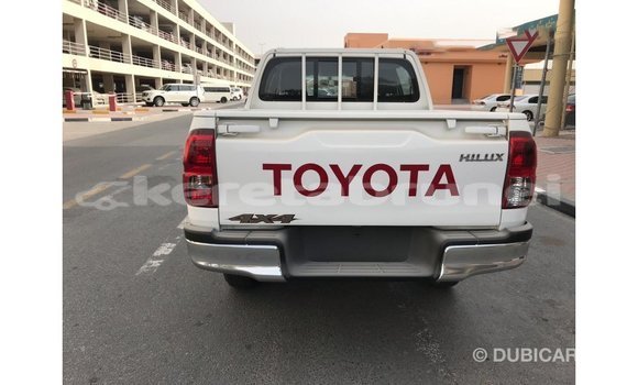 Buy Import Toyota Hilux White Car in Import - Dubai in Belait Buy Import Toyota Hilux White Car in Import - Dubai in Belait