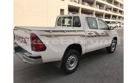 Buy Import Toyota Hilux White Car in Import - Dubai in Belait Buy Import Toyota Hilux White Car in Import - Dubai in Belait