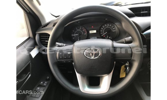 Buy Import Toyota Hilux White Car in Import - Dubai in Belait Buy Import Toyota Hilux White Car in Import - Dubai in Belait