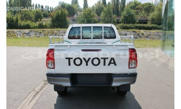 Buy Import Toyota Hilux White Car in Import - Dubai in Belait Buy Import Toyota Hilux White Car in Import - Dubai in Belait