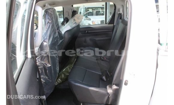 Buy Import Toyota Hilux White Car in Import - Dubai in Belait Buy Import Toyota Hilux White Car in Import - Dubai in Belait