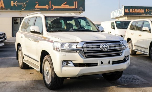 Buy Import Toyota Land Cruiser White Car in Import - Dubai in Belait Buy Import Toyota Land Cruiser White Car in Import - Dubai in Belait