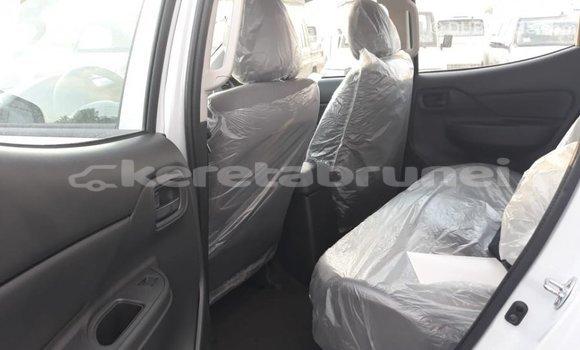 Buy Import Mitsubishi L200 White Car in Import - Dubai in Belait Buy Import Mitsubishi L200 White Car in Import - Dubai in Belait
