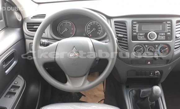 Buy Import Mitsubishi L200 White Car in Import - Dubai in Belait Buy Import Mitsubishi L200 White Car in Import - Dubai in Belait