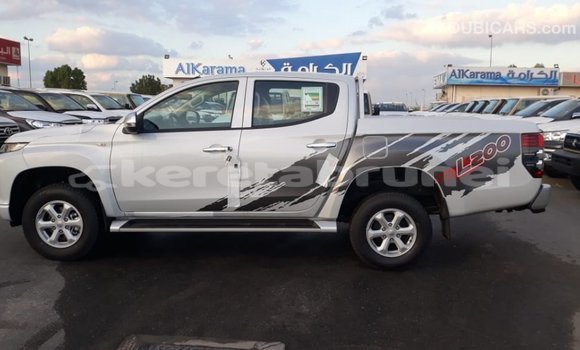 Buy Import Mitsubishi L200 White Car in Import - Dubai in Belait Buy Import Mitsubishi L200 White Car in Import - Dubai in Belait