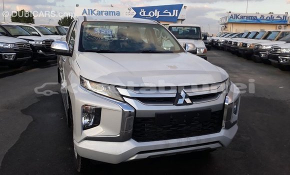 Buy Import Mitsubishi L200 White Car in Import - Dubai in Belait Buy Import Mitsubishi L200 White Car in Import - Dubai in Belait
