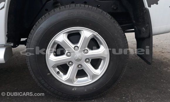 Buy Import Mitsubishi L200 White Car in Import - Dubai in Belait Buy Import Mitsubishi L200 White Car in Import - Dubai in Belait