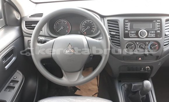 Buy Import Mitsubishi L200 White Car in Import - Dubai in Belait Buy Import Mitsubishi L200 White Car in Import - Dubai in Belait