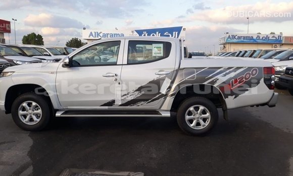 Buy Import Mitsubishi L200 White Car in Import - Dubai in Belait Buy Import Mitsubishi L200 White Car in Import - Dubai in Belait
