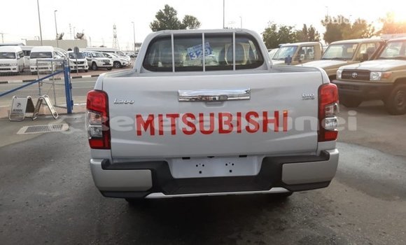 Buy Import Mitsubishi L200 White Car in Import - Dubai in Belait Buy Import Mitsubishi L200 White Car in Import - Dubai in Belait