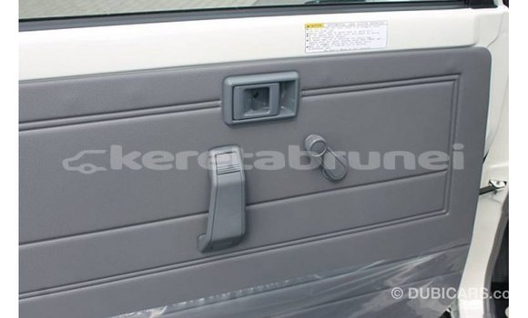 Buy Import Toyota Land Cruiser White Car in Import - Dubai in Belait Buy Import Toyota Land Cruiser White Car in Import - Dubai in Belait