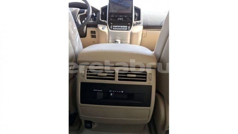 Big with watermark toyota land cruiser belait import dubai 2620