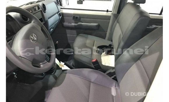 Buy Import Toyota Land Cruiser White Car in Import - Dubai in Belait Buy Import Toyota Land Cruiser White Car in Import - Dubai in Belait