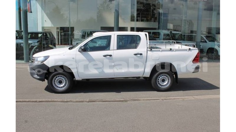 Big with watermark toyota hilux belait import dubai 2631