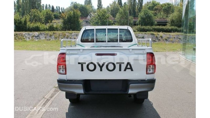 Big with watermark toyota hilux belait import dubai 2631