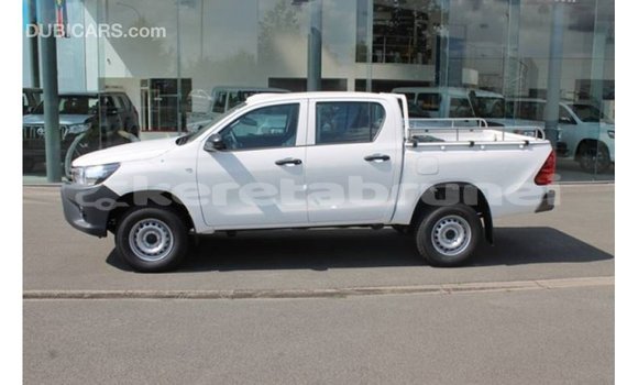 Buy Import Toyota Hilux White Car in Import - Dubai in Belait Buy Import Toyota Hilux White Car in Import - Dubai in Belait