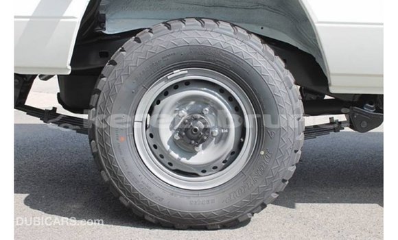 Buy Import Toyota Land Cruiser White Car in Import - Dubai in Belait Buy Import Toyota Land Cruiser White Car in Import - Dubai in Belait