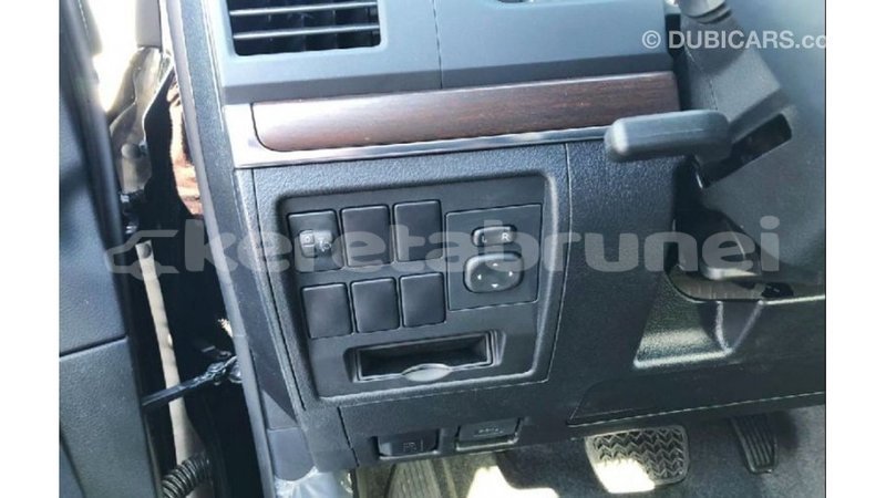 Big with watermark toyota land cruiser belait import dubai 2642