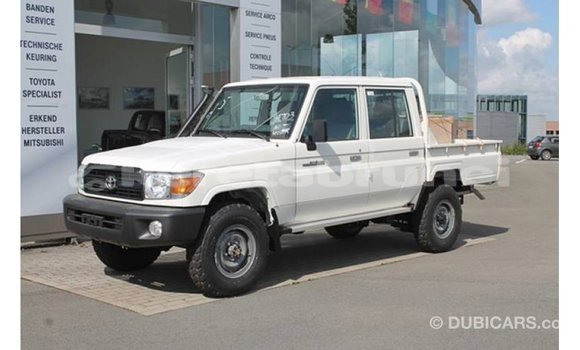 Buy Import Toyota Land Cruiser White Car in Import - Dubai in Belait Buy Import Toyota Land Cruiser White Car in Import - Dubai in Belait