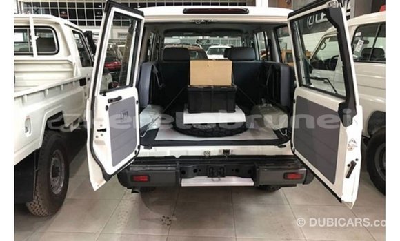 Buy Import Toyota Land Cruiser White Car in Import - Dubai in Belait Buy Import Toyota Land Cruiser White Car in Import - Dubai in Belait