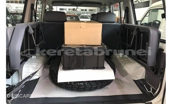 Buy Import Toyota Land Cruiser White Car in Import - Dubai in Belait Buy Import Toyota Land Cruiser White Car in Import - Dubai in Belait