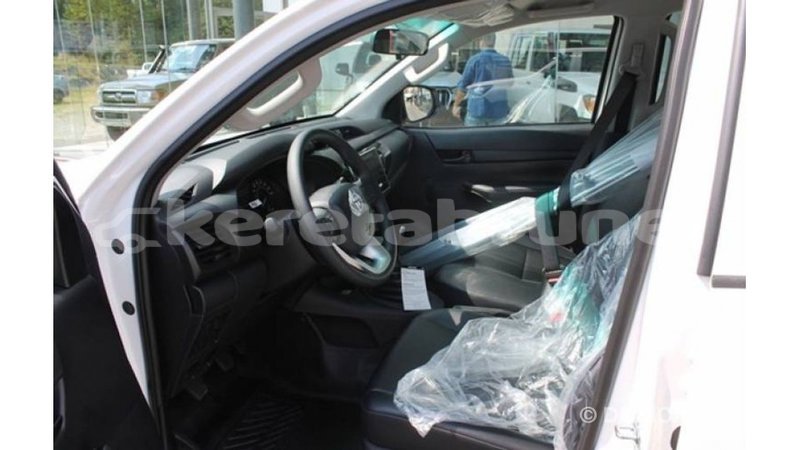 Big with watermark toyota hilux belait import dubai 2650