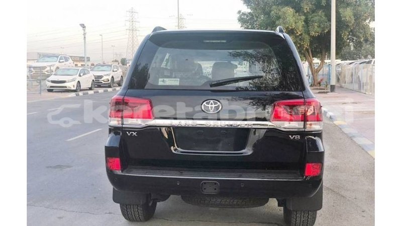 Big with watermark toyota land cruiser belait import dubai 2653