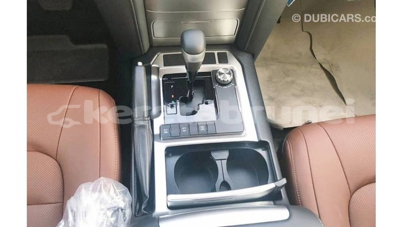 Big with watermark toyota land cruiser belait import dubai 2653