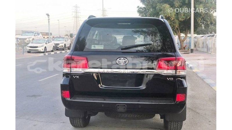 Big with watermark toyota land cruiser belait import dubai 2653