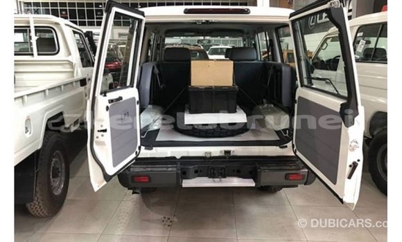 Buy Import Toyota Land Cruiser White Car in Import - Dubai in Belait Buy Import Toyota Land Cruiser White Car in Import - Dubai in Belait