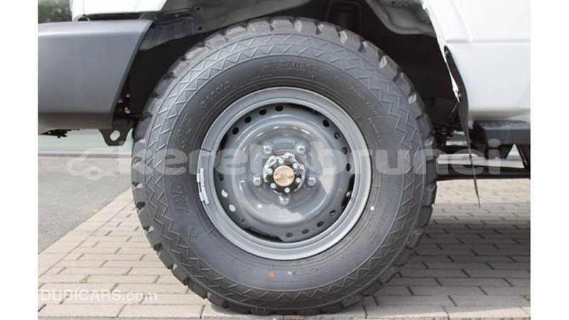 Big with watermark toyota land cruiser belait import dubai 2657