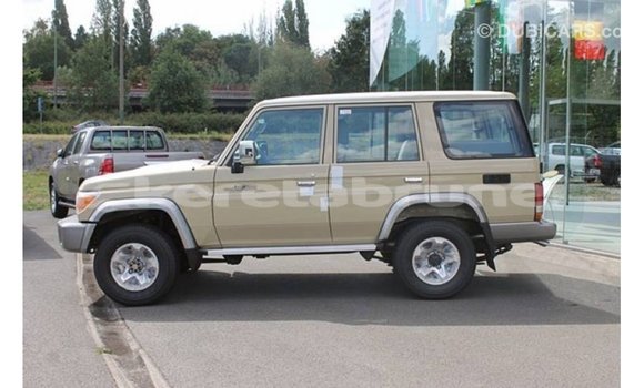 Buy Import Toyota Land Cruiser Beige Car in Import - Dubai in Belait Buy Import Toyota Land Cruiser Beige Car in Import - Dubai in Belait