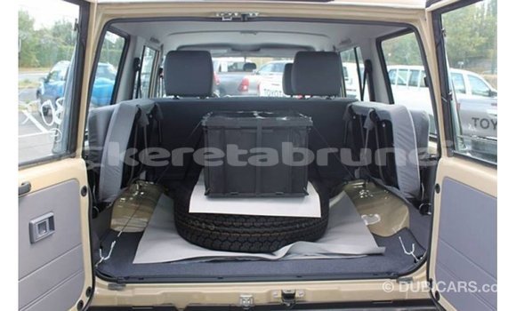 Buy Import Toyota Land Cruiser Beige Car in Import - Dubai in Belait Buy Import Toyota Land Cruiser Beige Car in Import - Dubai in Belait