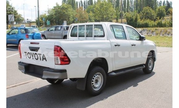 Buy Import Toyota Hilux White Car in Import - Dubai in Belait Buy Import Toyota Hilux White Car in Import - Dubai in Belait