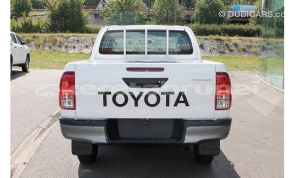 Buy Import Toyota Hilux White Car in Import - Dubai in Belait Buy Import Toyota Hilux White Car in Import - Dubai in Belait