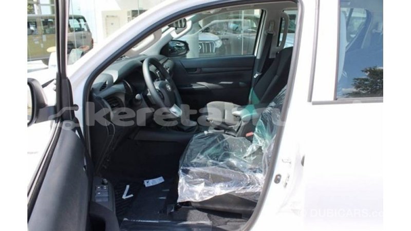 Big with watermark toyota hilux belait import dubai 2665