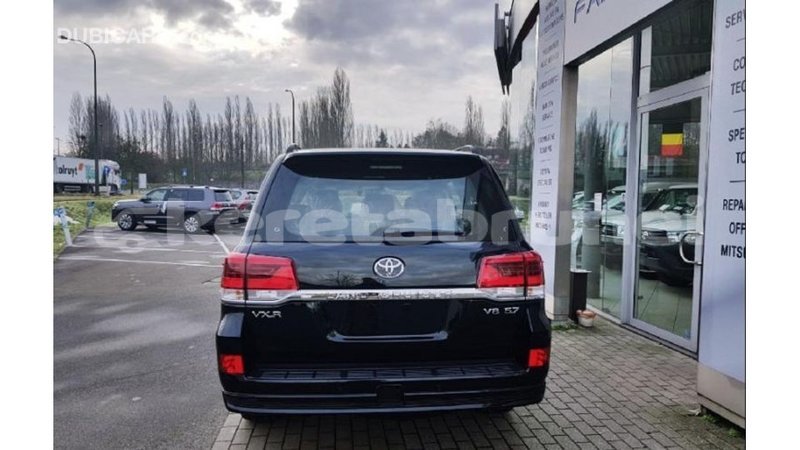 Big with watermark toyota land cruiser belait import dubai 2672