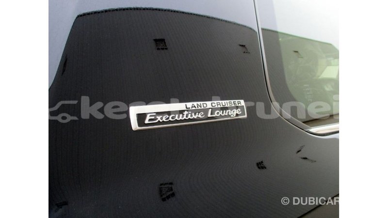 Big with watermark toyota land cruiser belait import dubai 2672