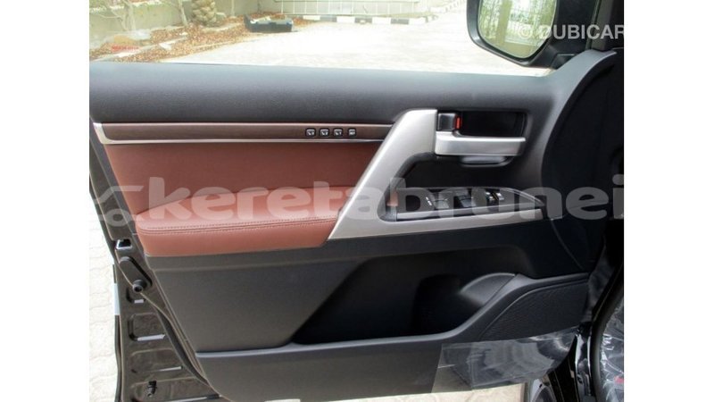 Big with watermark toyota land cruiser belait import dubai 2672