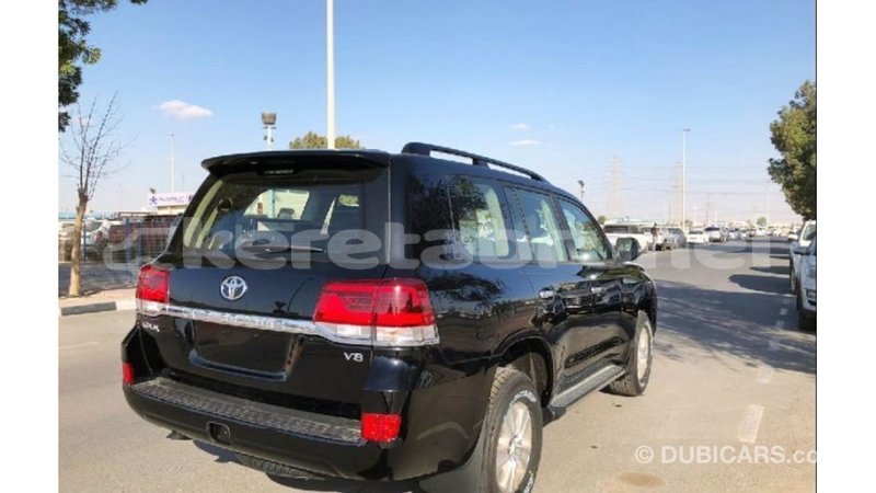 Big with watermark toyota land cruiser belait import dubai 2673