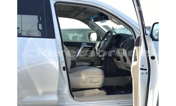 Buy Import Toyota Prado White Car in Import - Dubai in Belait Buy Import Toyota Prado White Car in Import - Dubai in Belait