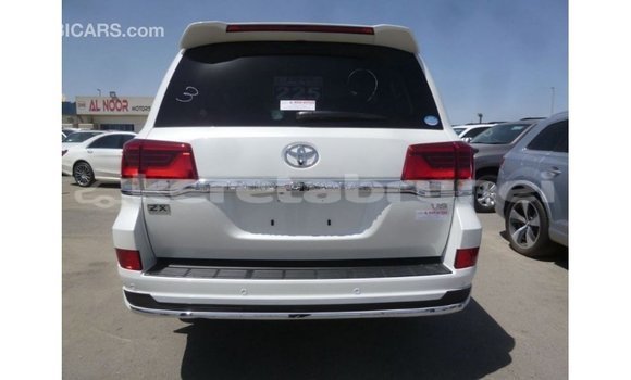 Buy Import Toyota Land Cruiser White Car in Import - Dubai in Belait Buy Import Toyota Land Cruiser White Car in Import - Dubai in Belait