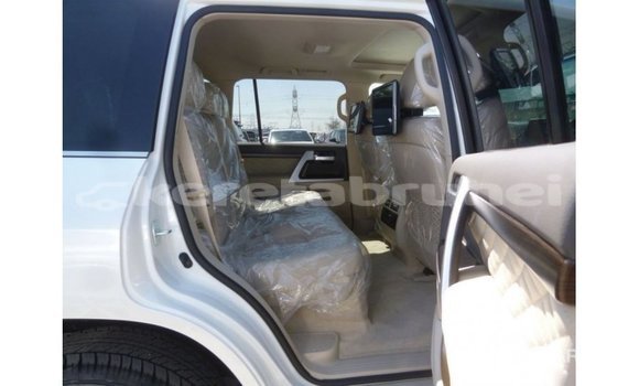 Buy Import Toyota Land Cruiser White Car in Import - Dubai in Belait Buy Import Toyota Land Cruiser White Car in Import - Dubai in Belait