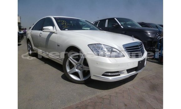 Buy Import Mercedes-Benz 190 White Car in Import - Dubai in Belait Buy Import Mercedes-Benz 190 White Car in Import - Dubai in Belait