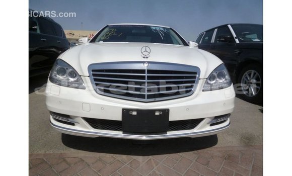 Buy Import Mercedes-Benz 190 White Car in Import - Dubai in Belait Buy Import Mercedes-Benz 190 White Car in Import - Dubai in Belait
