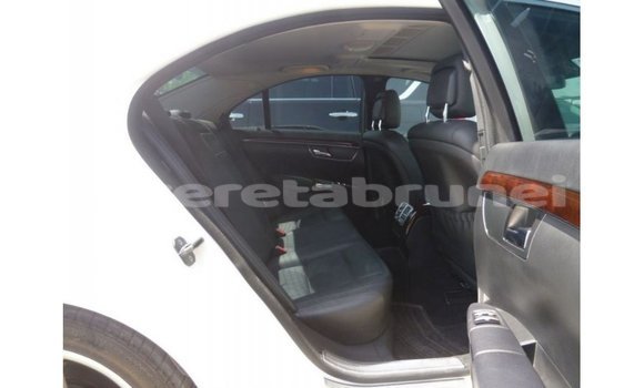 Buy Import Mercedes-Benz 190 White Car in Import - Dubai in Belait Buy Import Mercedes-Benz 190 White Car in Import - Dubai in Belait