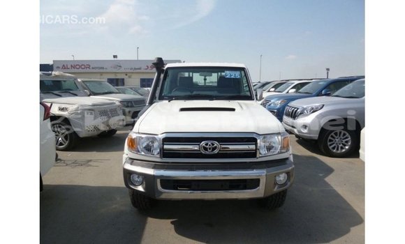 Buy Import Toyota Land Cruiser White Car in Import - Dubai in Belait Buy Import Toyota Land Cruiser White Car in Import - Dubai in Belait